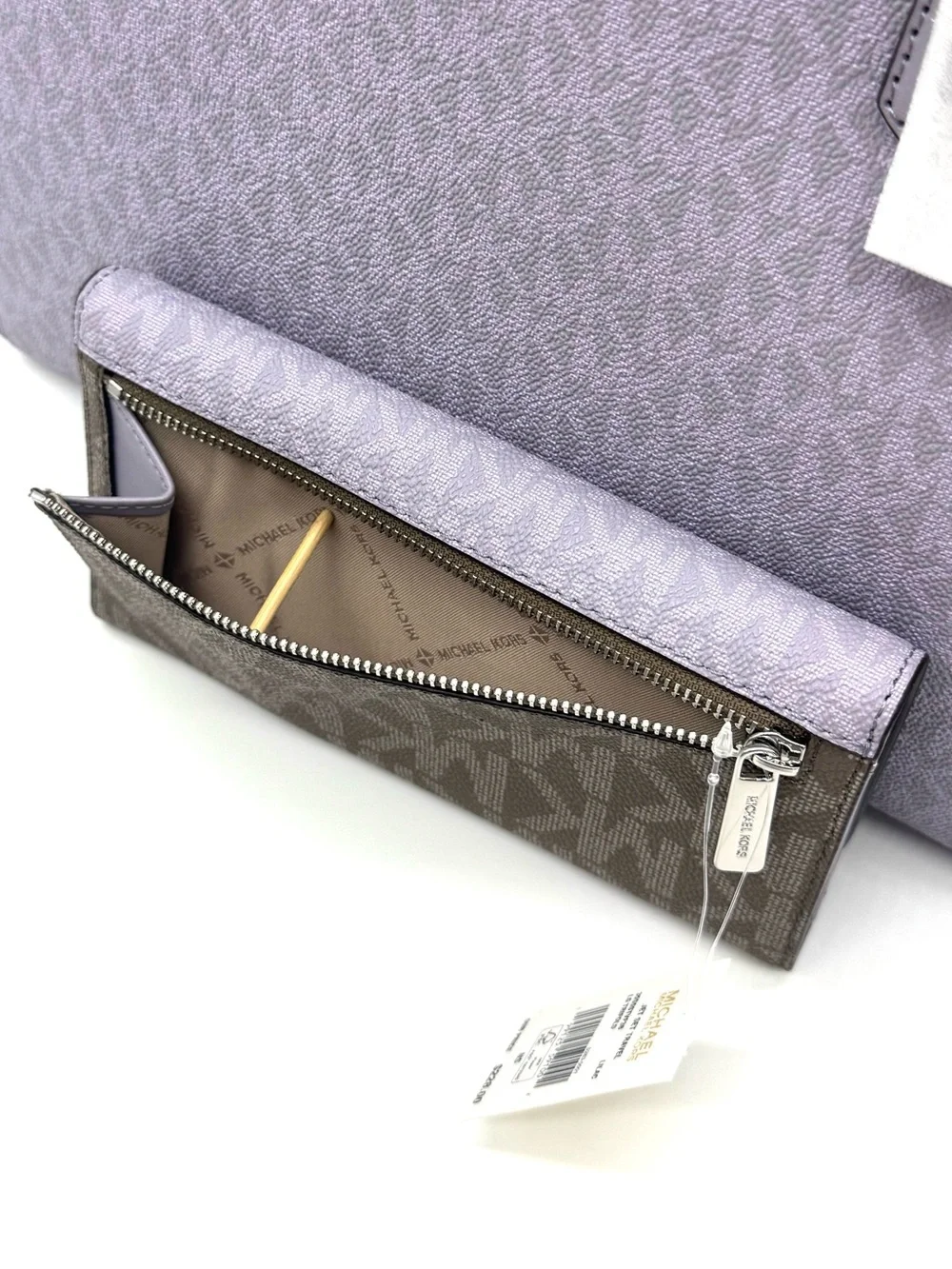 Michael Kors Voyager Large Color-Block Tote Bag w Matching Trifold Wallet Lilac